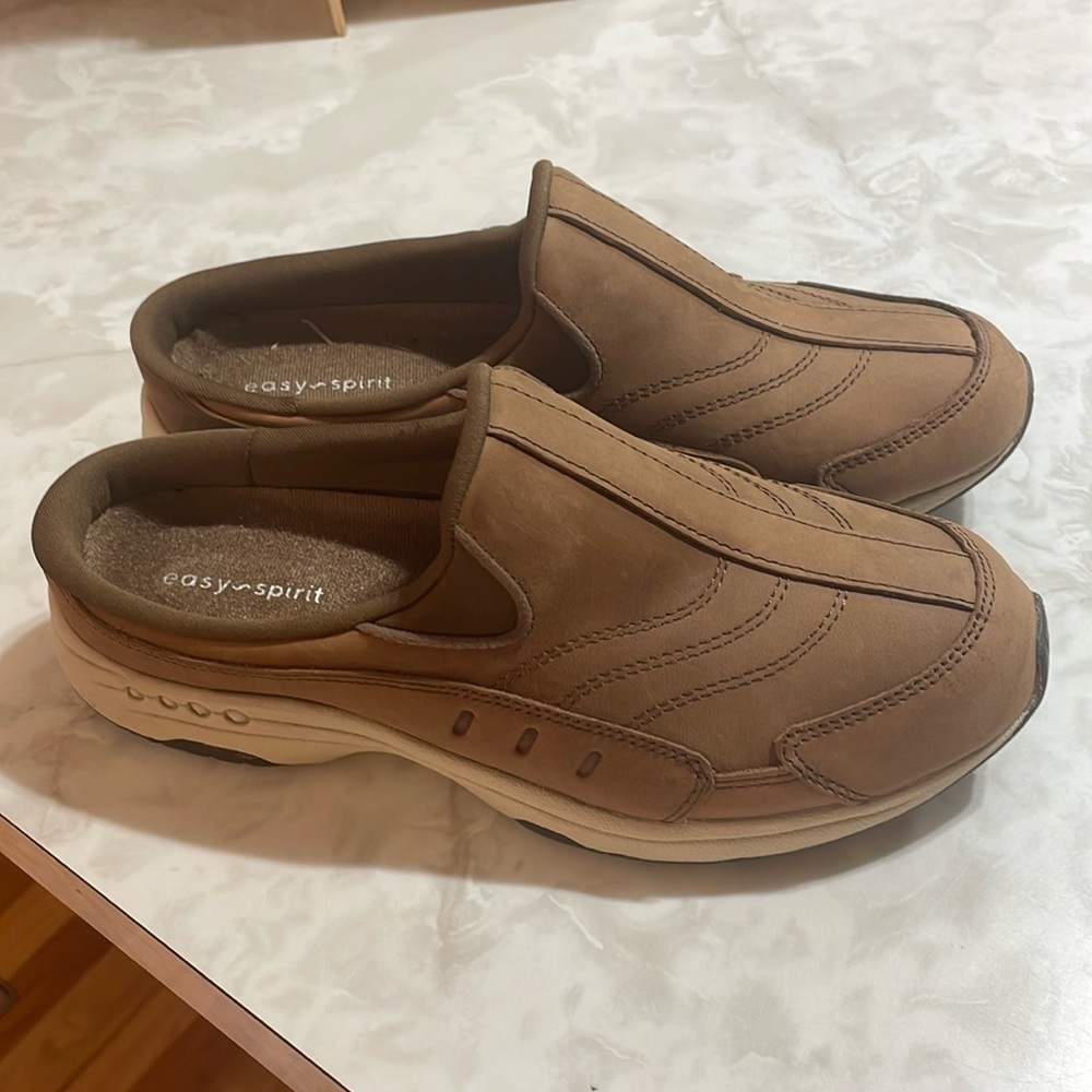 Easy Spirit Traveltime Clogs